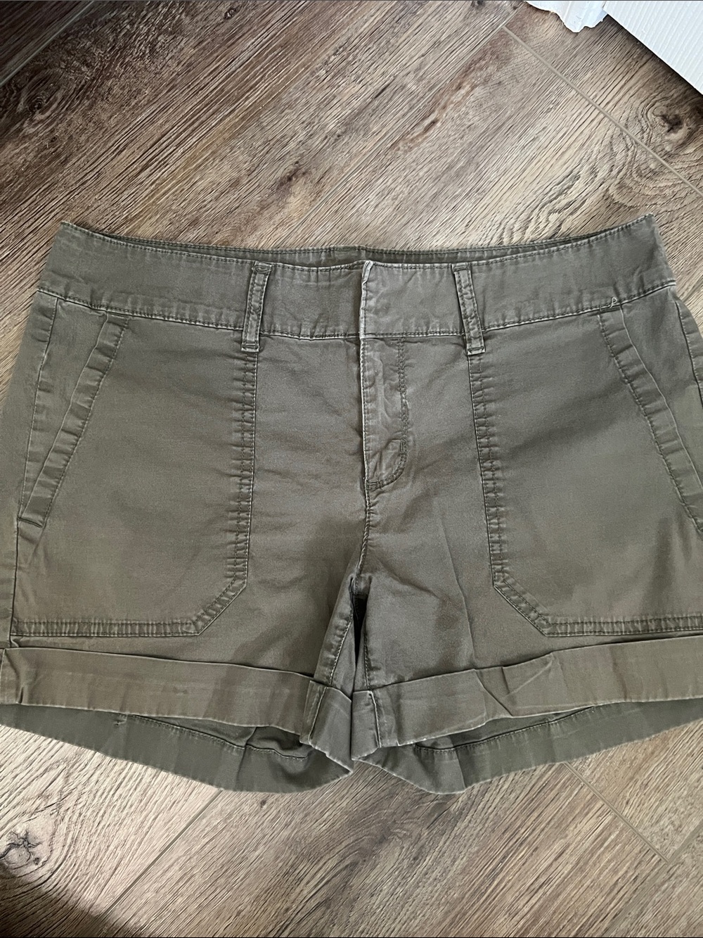 a.n.a Olive Utility Roll-Hem Women's Shorts